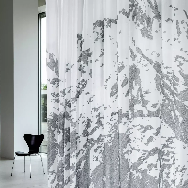 PRINTACOUSTIC MOUNTAIN Tessuto per tende semitrasparente fonoassorbente con design elegante